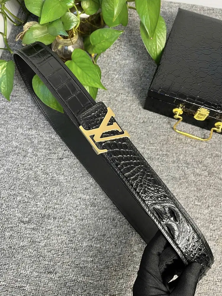 Gai lưng khóa LV , bụng