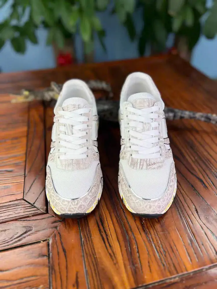 Mẫu sneaker 42 — ảnh tham khảo 2