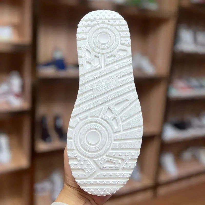 Mẫu sneaker 22 — ảnh tham khảo 4