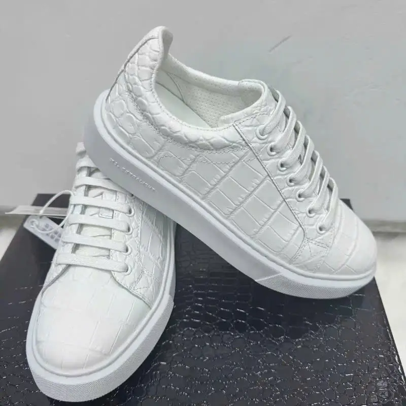 Mẫu sneaker 02 — ảnh tham khảo 2